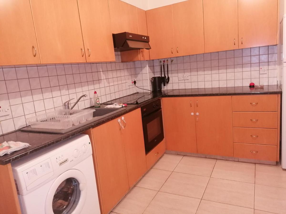 Family Apartment In Mackezie Larnaca Dış mekan fotoğraf